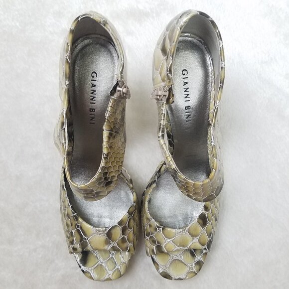NWOT Gianni Bini Cream Snake Patent Stiletto 9.5 - Picture 2 of 10